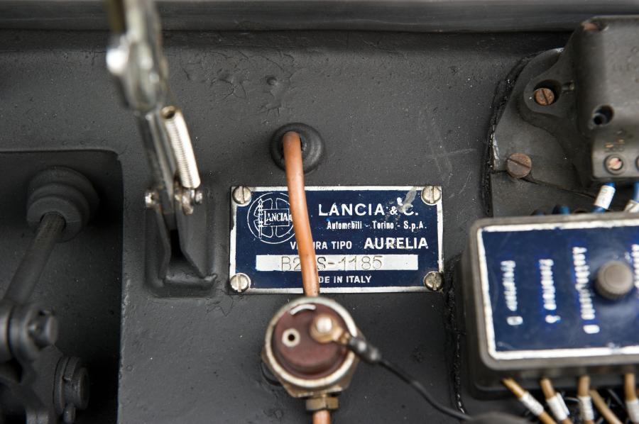  Lancia Aurelia B24S Convertible by Pinin Farina 1956 года  (фото 11 из 22)